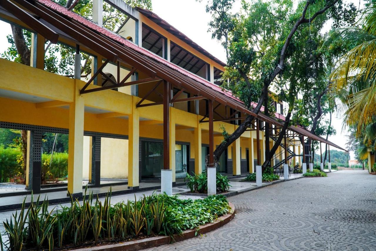 Shanti Resorts Valsad Exterior foto