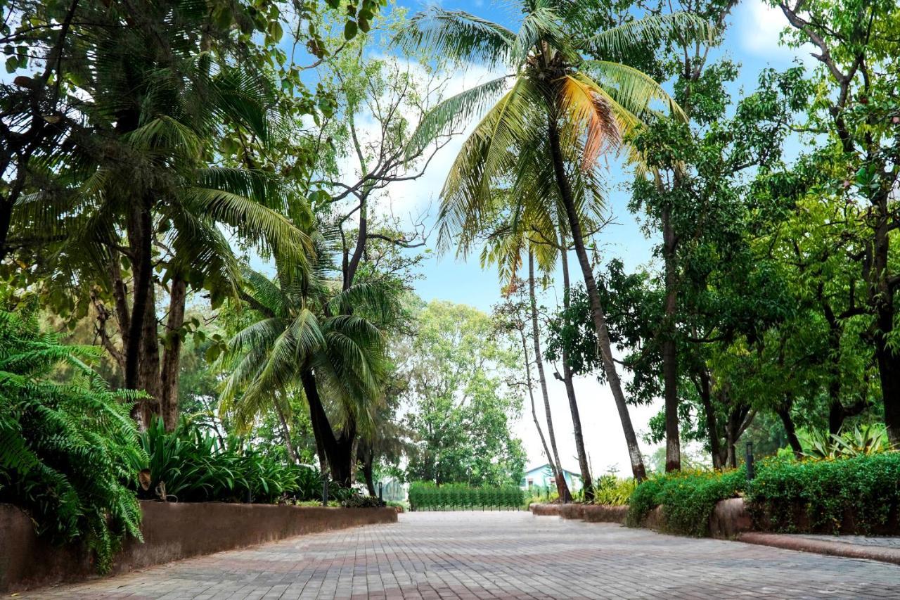 Shanti Resorts Valsad Exterior foto