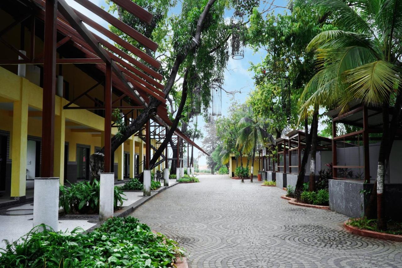 Shanti Resorts Valsad Exterior foto