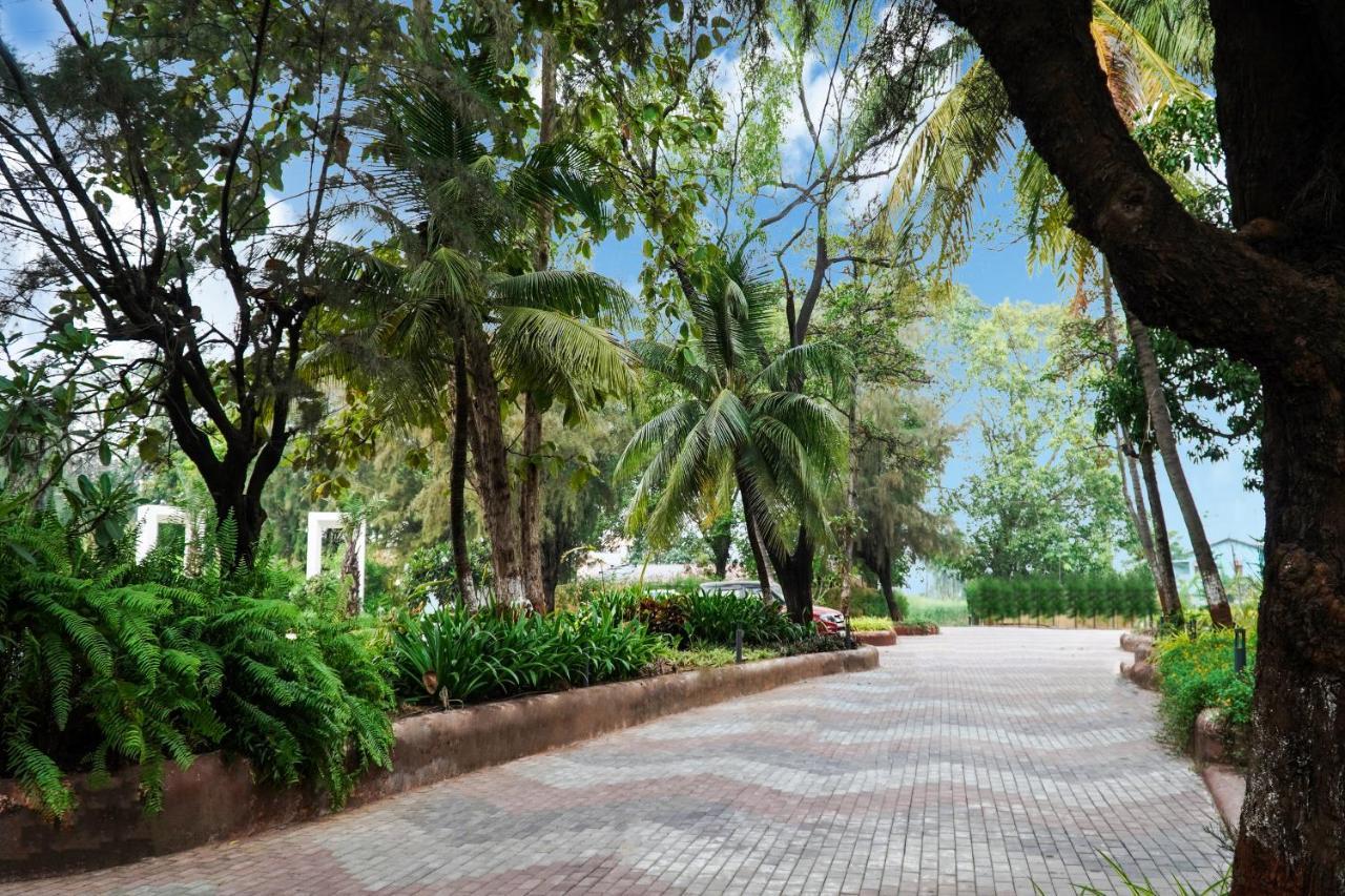 Shanti Resorts Valsad Exterior foto